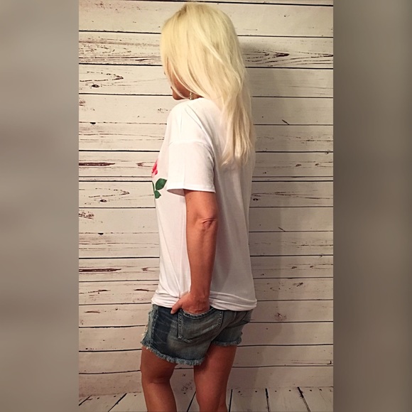 LAST 1! Rose 🌹 print top with cut out detail! - Picture 4 of 4