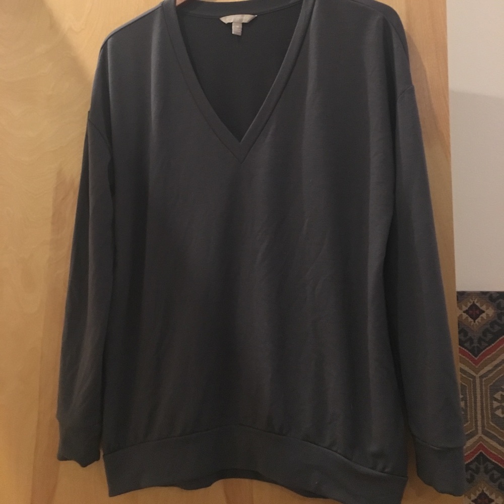 V-neck banana republic long sleeve