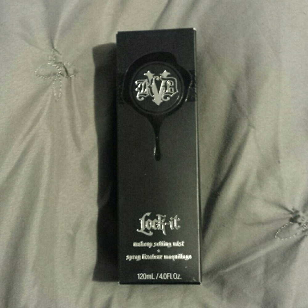 Kat von D lock-it makeup setting mist