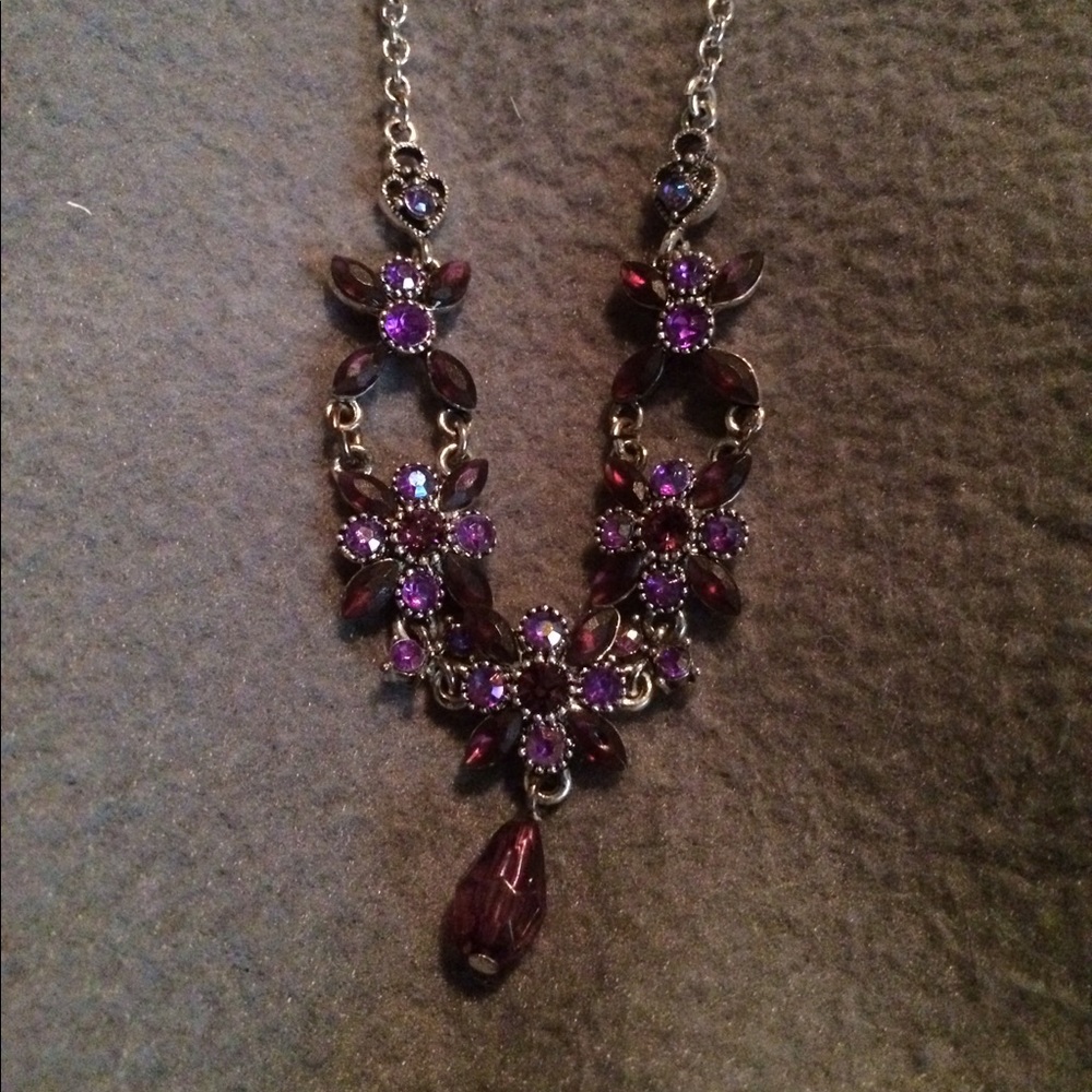 Necklace & earring set