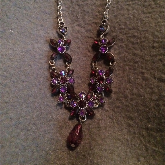 Necklace & earring set - Picture 1 of 3