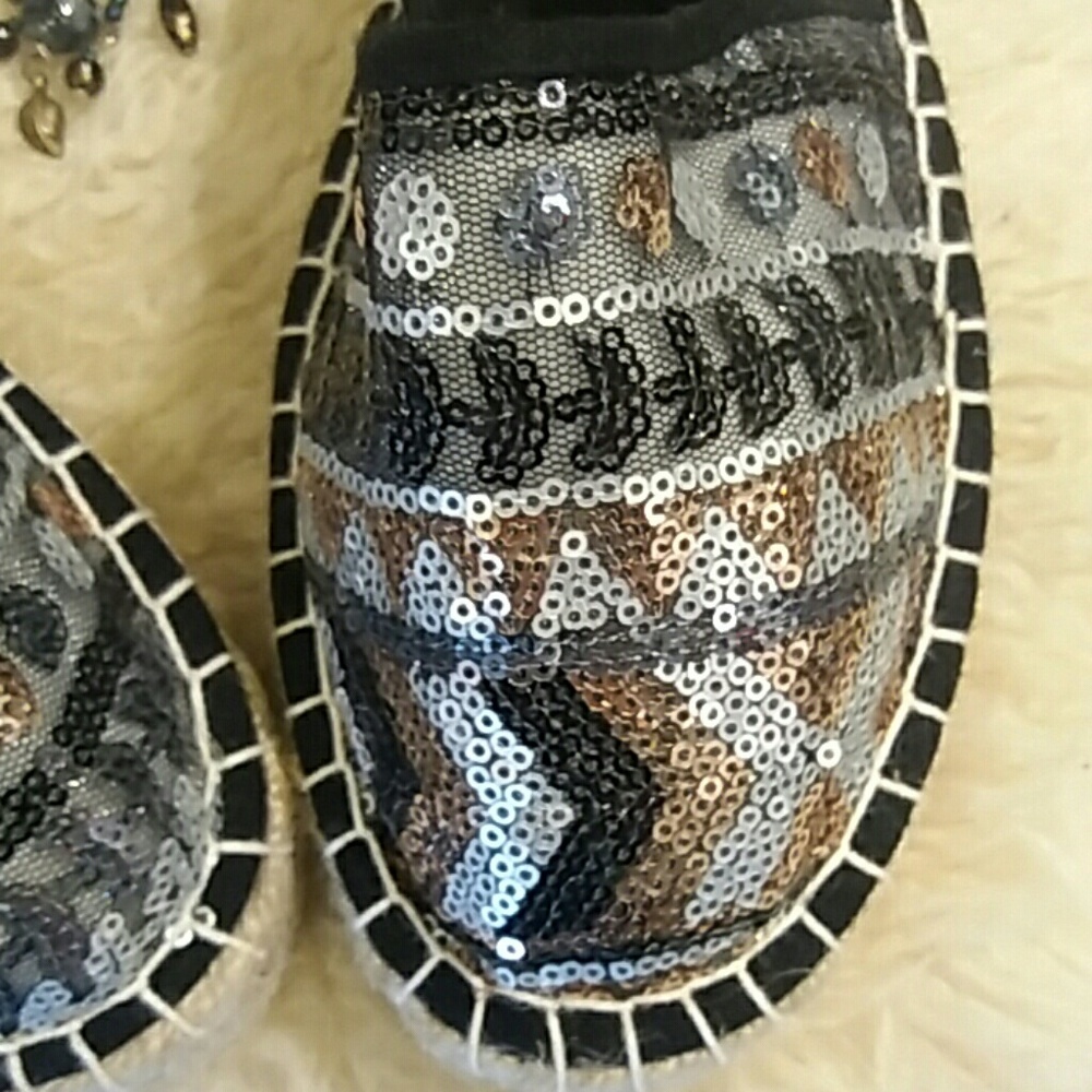 LAST ONE! Silver and Black Sequine Flats - Picture 2 of 4