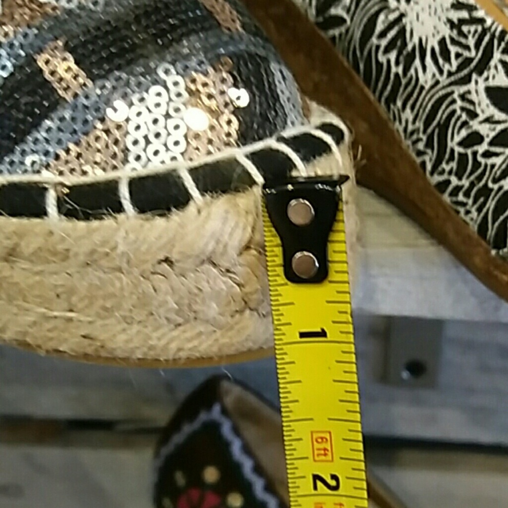 LAST ONE! Silver and Black Sequine Flats - Picture 4 of 4