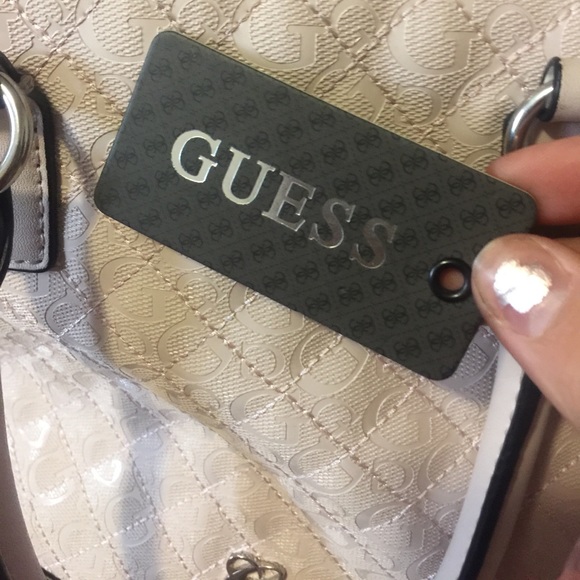 GUESS purse, light pink, medium size - Picture 4 of 6