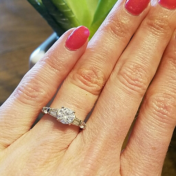 White gold filled clear saphire engagement ring - Picture 2 of 4