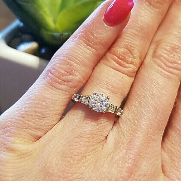 White gold filled clear saphire engagement ring - Picture 3 of 4