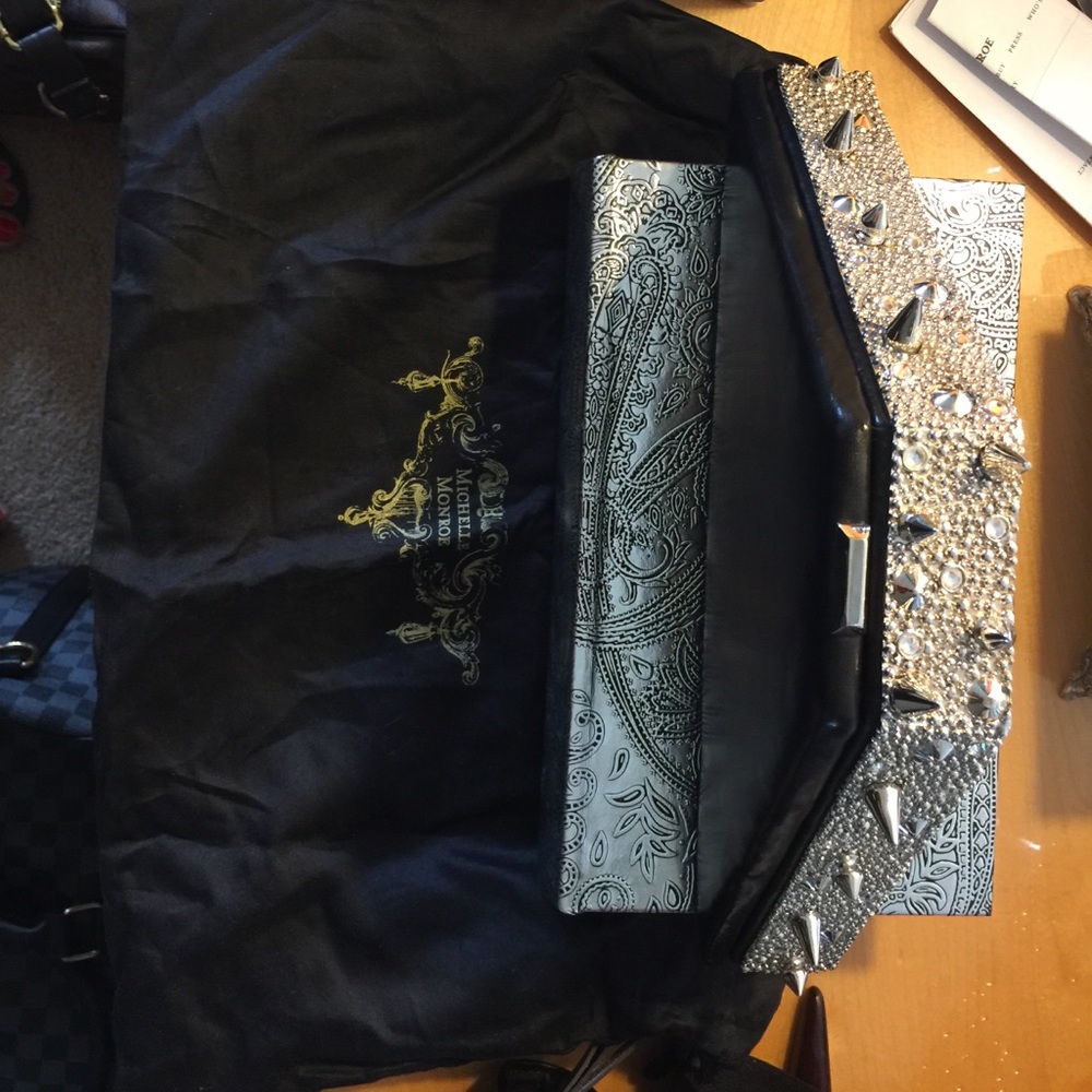 Brand New Michelle Monroe "Harlow" designer clutch