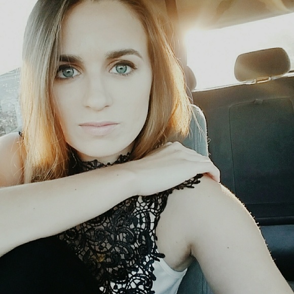 Meet your Posher, Holly - Picture 3 of 3