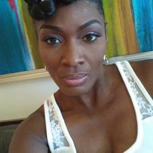 Meet your Posher, Angela