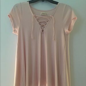 Hollister lace up T
