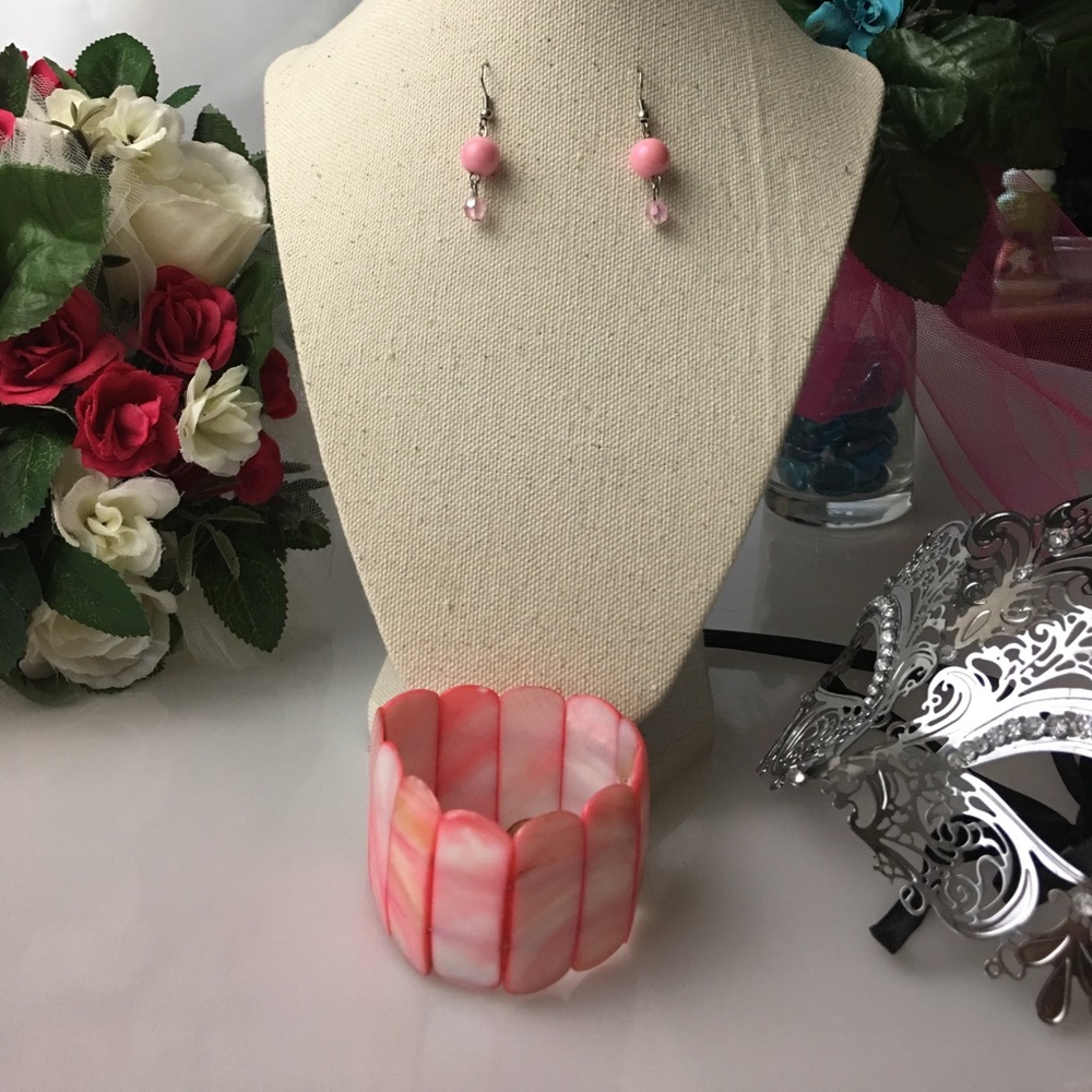 🎉HP🎉 Bracelet and Earrings Set
