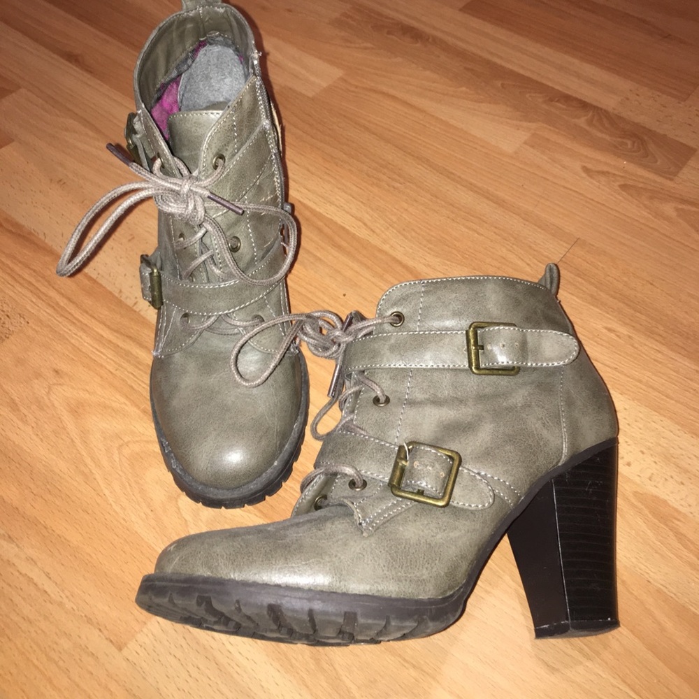 MADDENGIRL ARMY GREEN BOOTIES HEELS LACE UP BUCKLE
