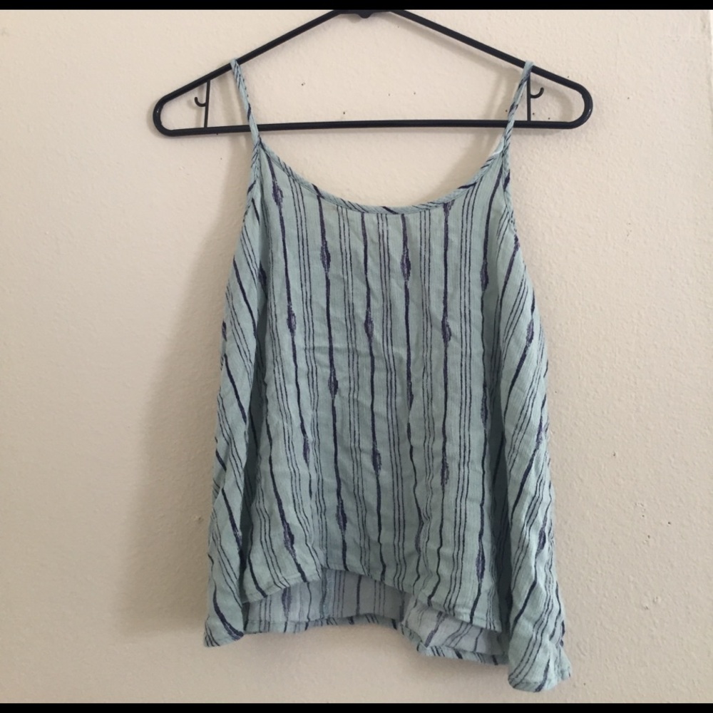 Flowy stripped tank