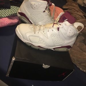 Air Jordan retro maroon 6s