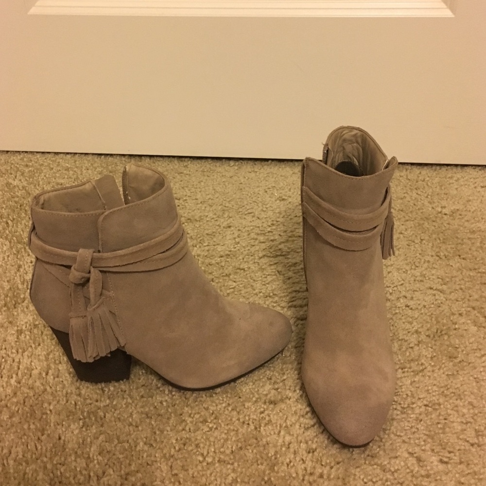 Light grey ankle boots