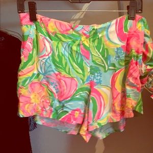Lilly Pulitzer So A Peeling shorts! EUC