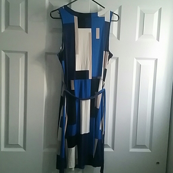 Spring dress - Picture 3 of 4