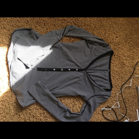 Lululemon awesoma henley sz 6 - Picture 1 of 1