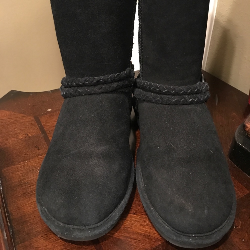Boots - Picture 2 of 3
