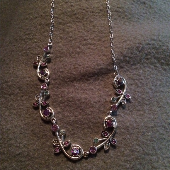 Necklace & earring set - Picture 1 of 4
