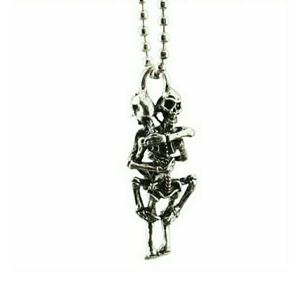 Sex crazed eternal love locked skeletons. - Picture 3 of 5