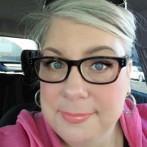 Meet your Posher, Cecilia