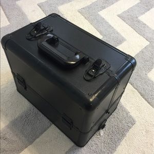 Train case w/ free makeup