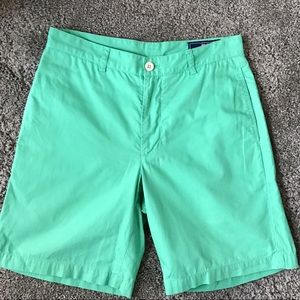 Vineyard Vines Shorts size 30