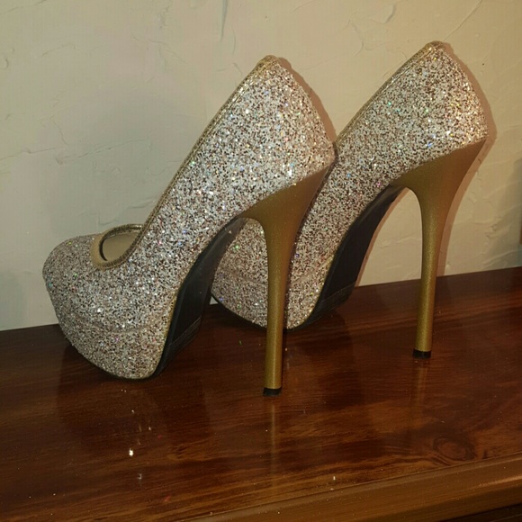 heels - Picture 4 of 4