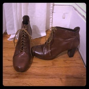 Cutest Nine West Brown Booties