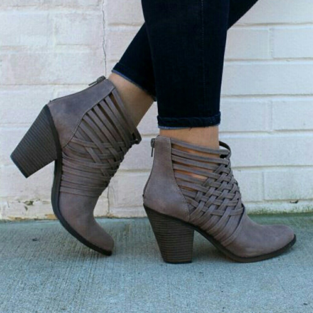 Fergalicious Weaver Booties Size 7 - EUC