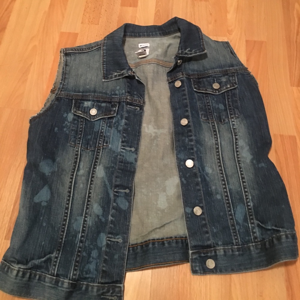 DISTRESSED DENIM VEST GAP