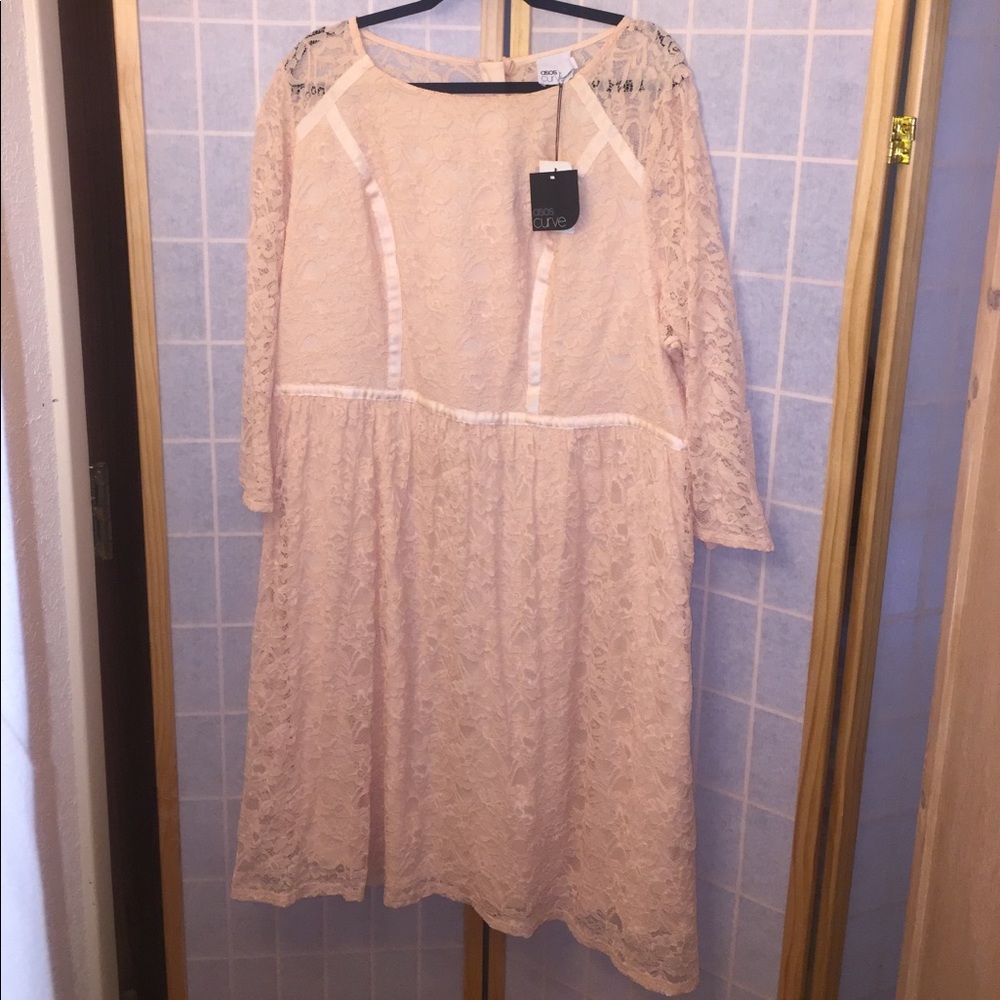 ASOS Curve Lace Peach/Cream Dress- never worn.