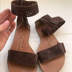 American Eagle sandals