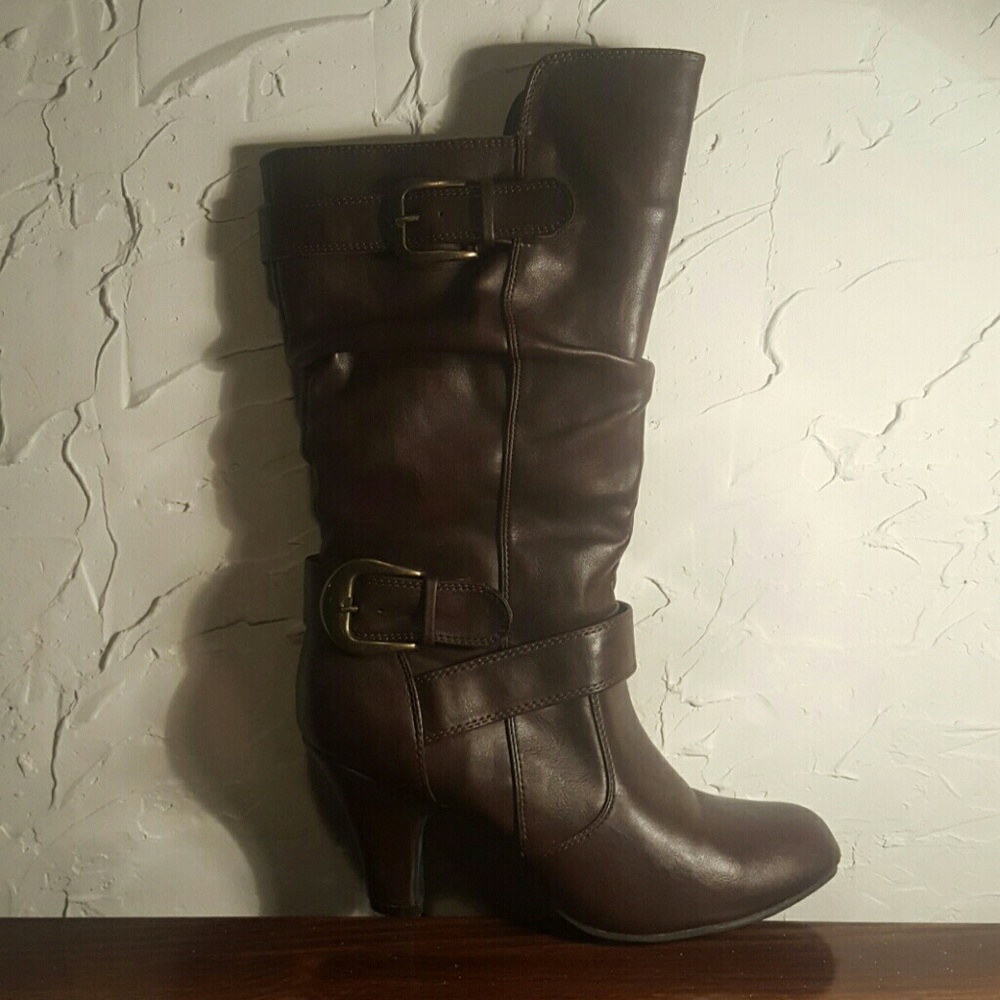 Boots - Picture 3 of 3