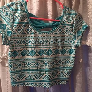 Cropped blue Aztec tee