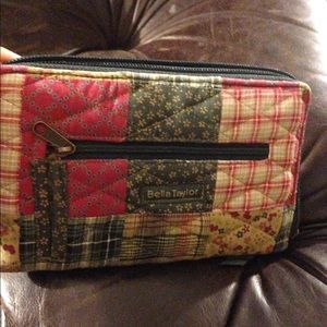 Bella Taylor wallet