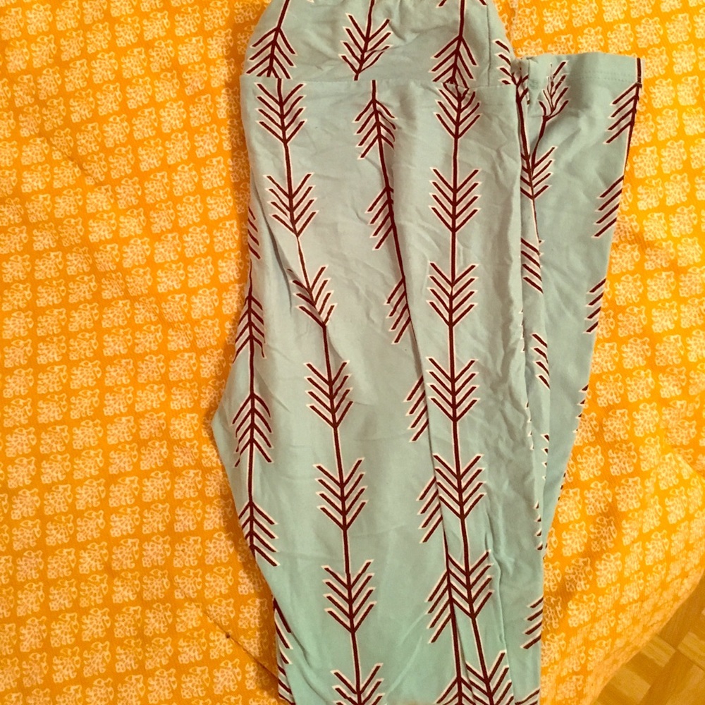 Lularoe Teal Arrow Leggings