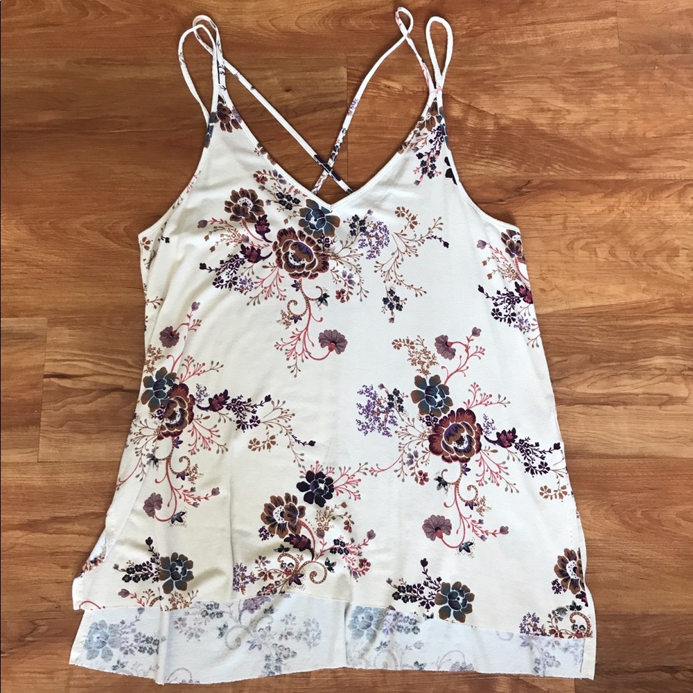 Cream flowery American Eagle tank top. Size M.