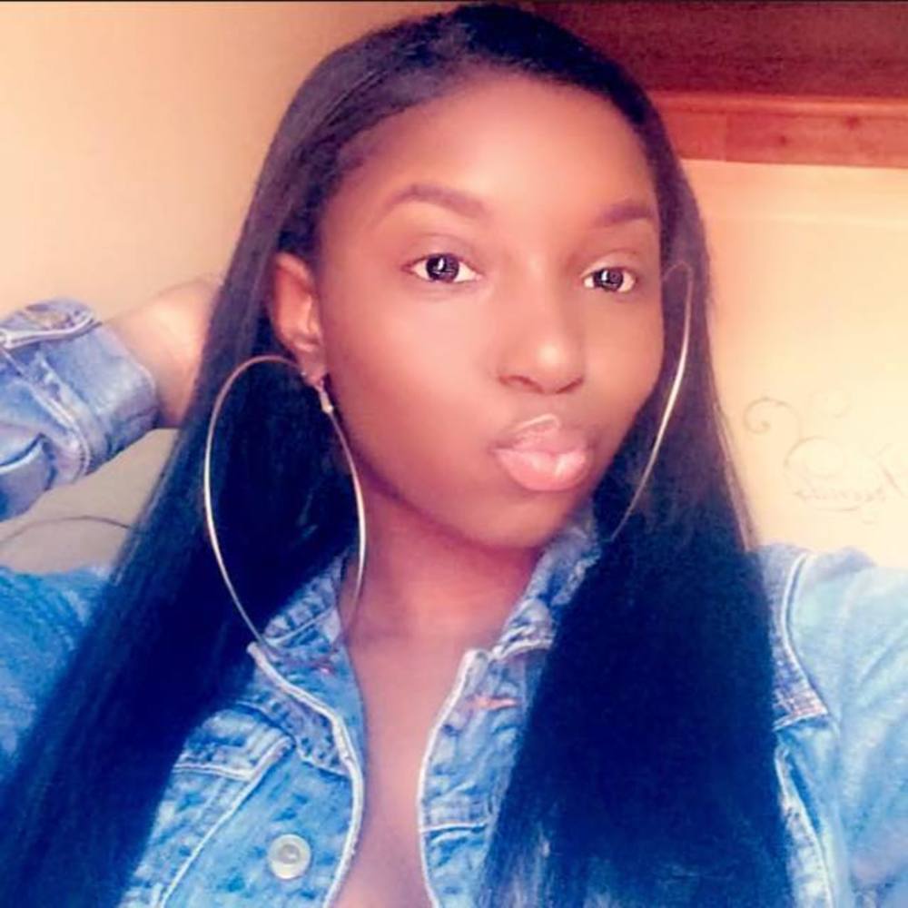 Meet your Posher, Yonna