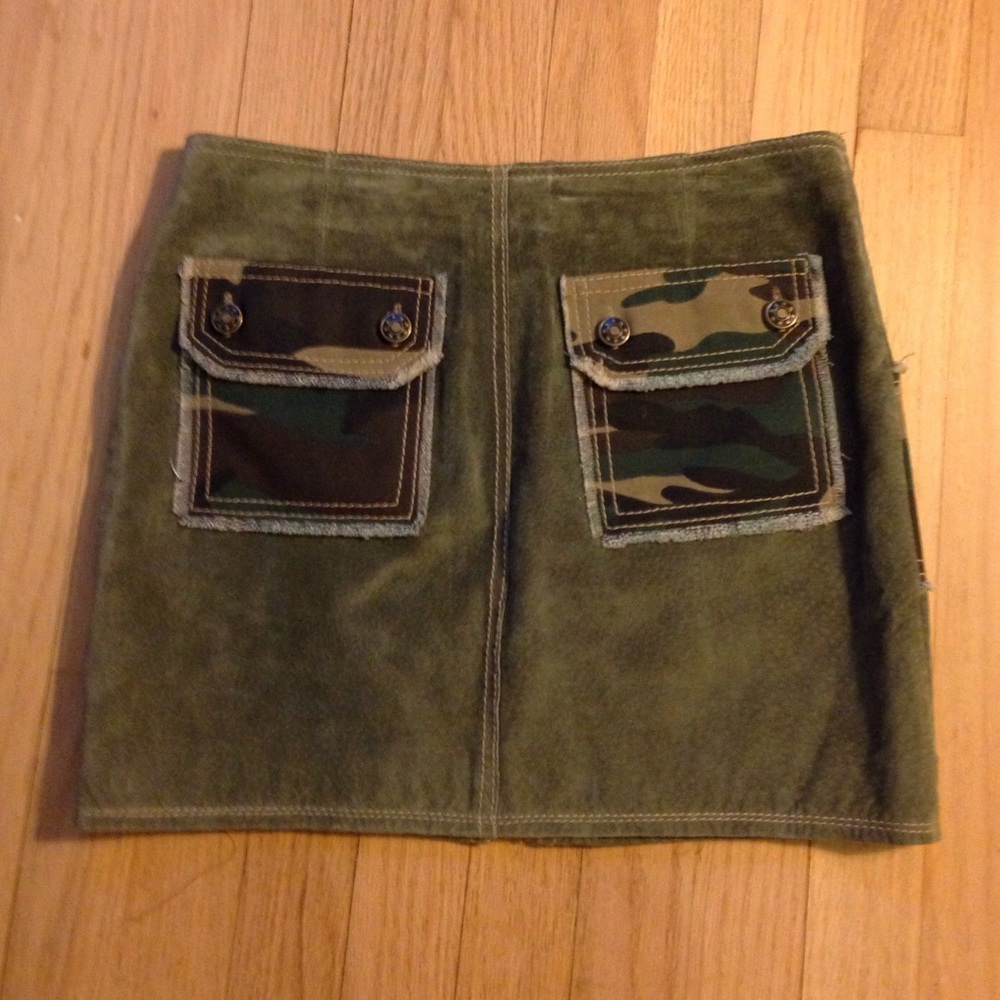 ๐SALE!๐ Wilsons Leather Suede Army Camo Skirt - Picture 3 of 7