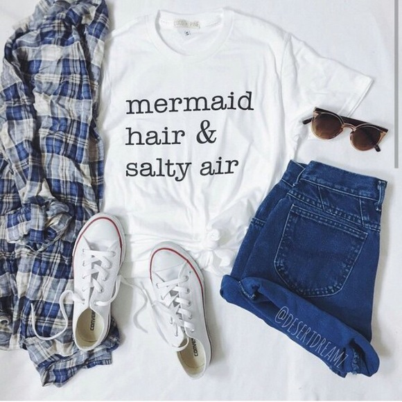 LAST ONE!! Mermaid Hair & Salty Air tee - Picture 4 of 6