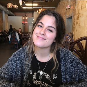 Meet your Posher, Caitie