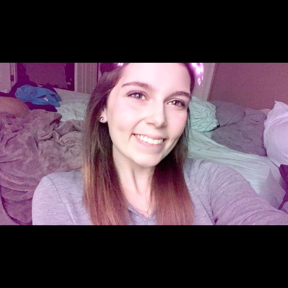 Meet your Posher, Olivia