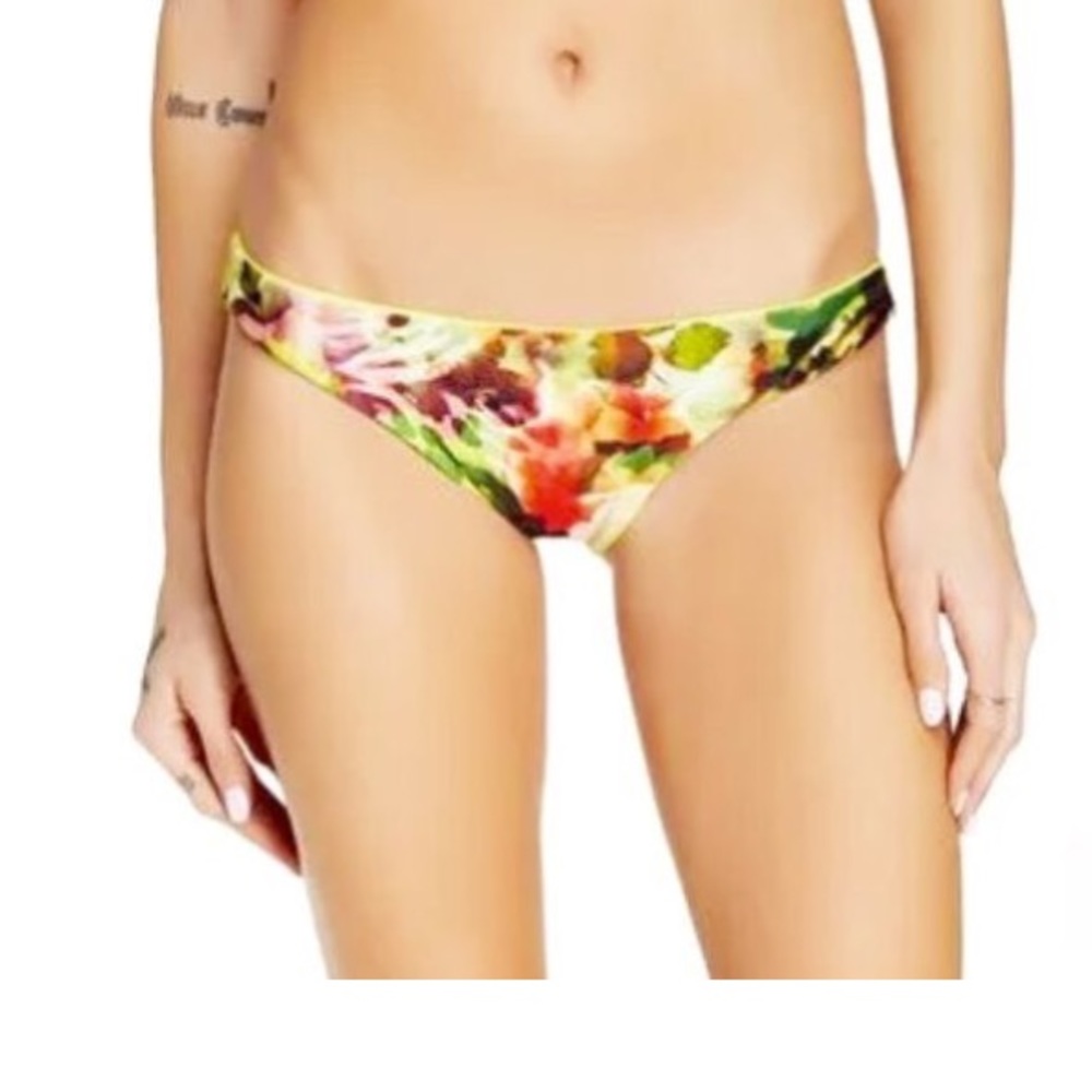 New Beach Bunny bikini bottoms
