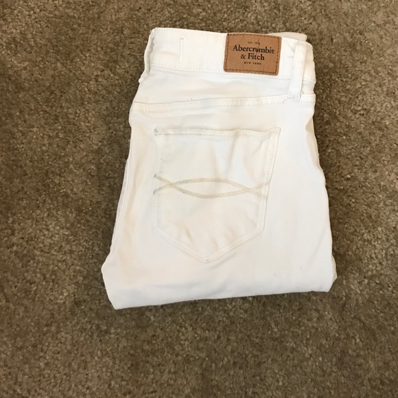 White jeans - Picture 1 of 3
