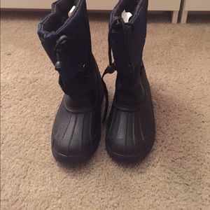 Snow boots