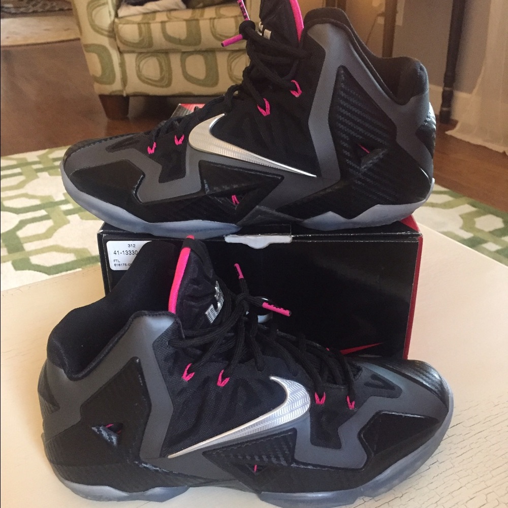 Nike Lebron Xi men's 10.5. Like new condition