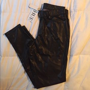 HUE Leatherette Leggings, Black, M