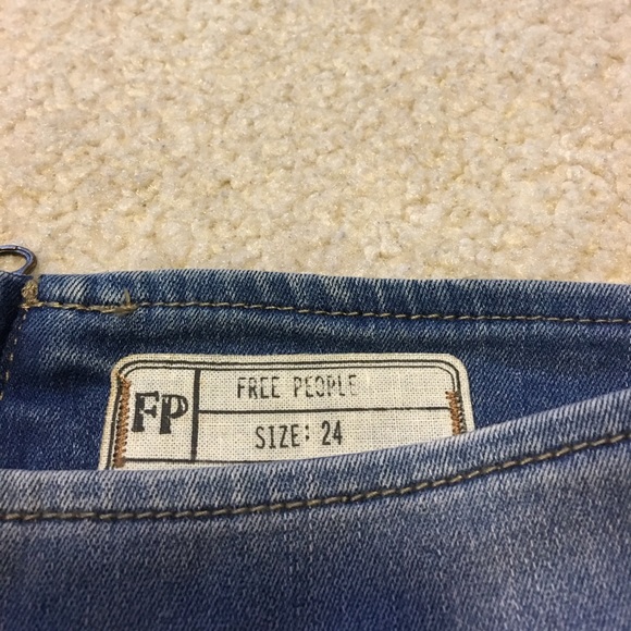 Free People high waisted jean shorts - Picture 3 of 4